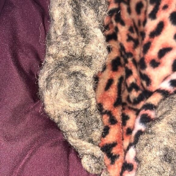 Weathertamer Girls Burgundy Hooded Puffer Jacket With Faux Fur Trim Size S/7-8 - Picture 3 of 7